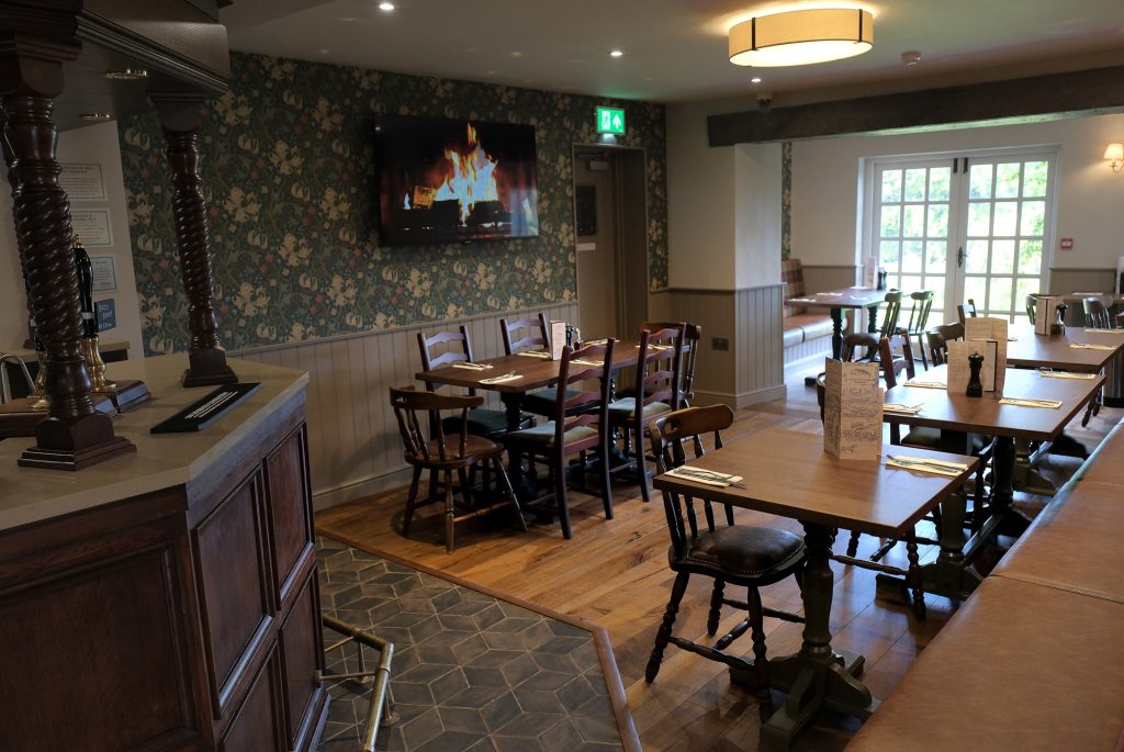 Falcon Inn dining area